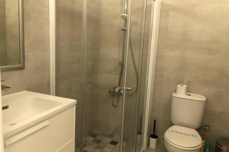 Kings Palace - Superb 2 Bed Ground Floor Apartment Пафос Экстерьер фото